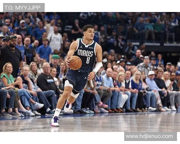 勇士与独行侠激战正酣NBA赛场精彩瞬间回顾与分析